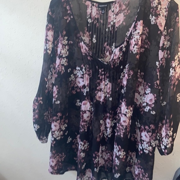 Women’s torrid, sheer top size 4 pink, and black H13 - Picture 1 of 5